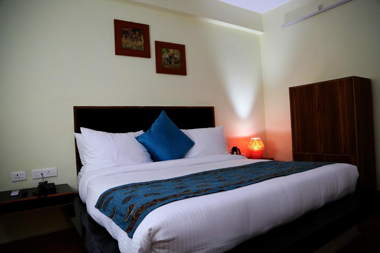 Aravali Clarks Inn อัลวาร์ ภายนอก รูปภาพ