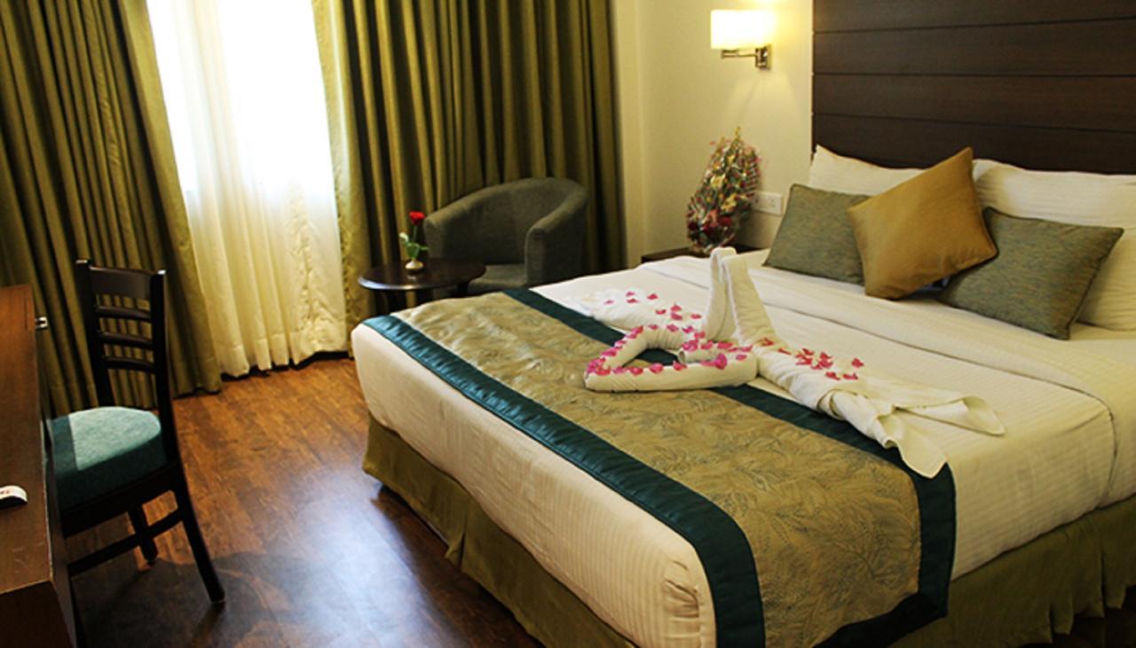 Aravali Clarks Inn อัลวาร์ ภายนอก รูปภาพ