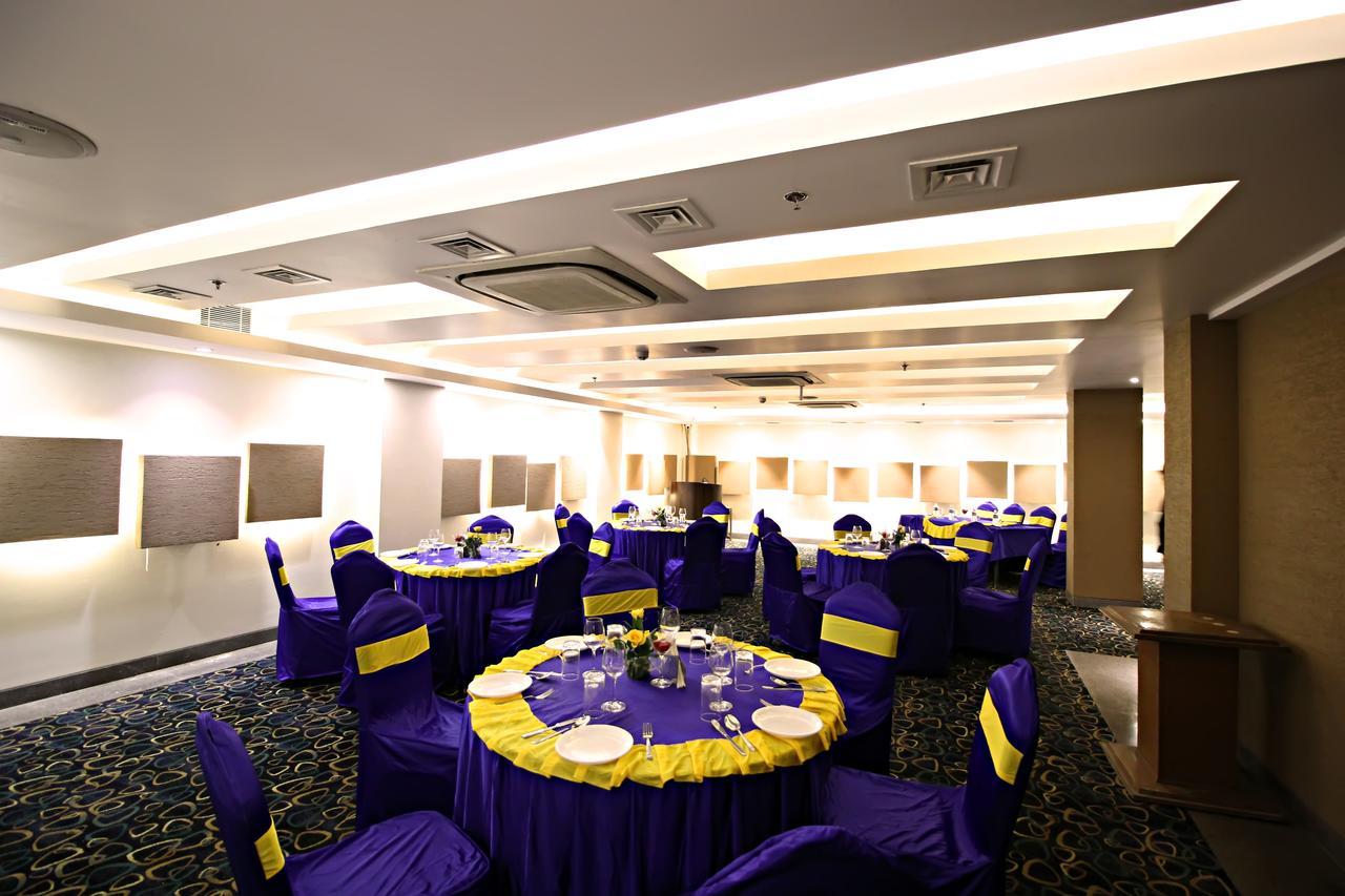 Aravali Clarks Inn อัลวาร์ ภายนอก รูปภาพ