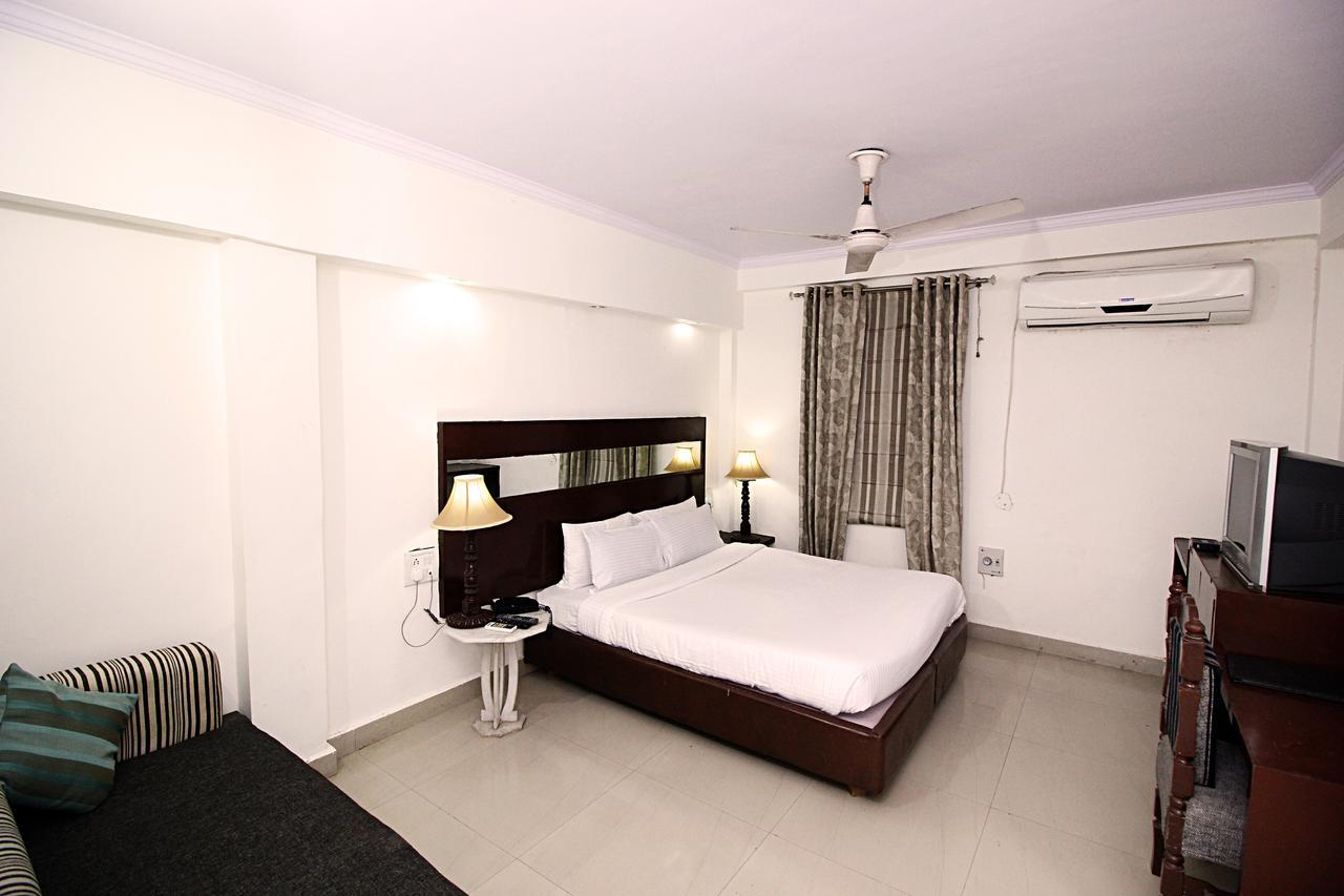 Aravali Clarks Inn อัลวาร์ ภายนอก รูปภาพ