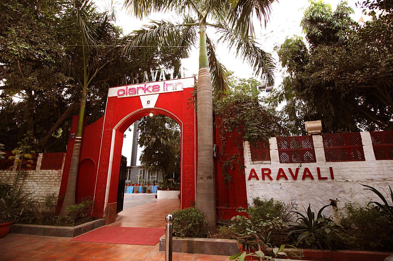Aravali Clarks Inn อัลวาร์ ภายนอก รูปภาพ